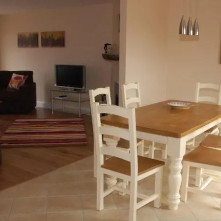 Сasa de vacaciones 8 Dingle Manor, Stunning 3-bed House